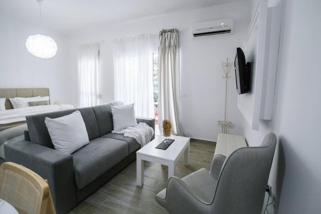 Luxury Central Studio Xanthi Bagian luar foto
