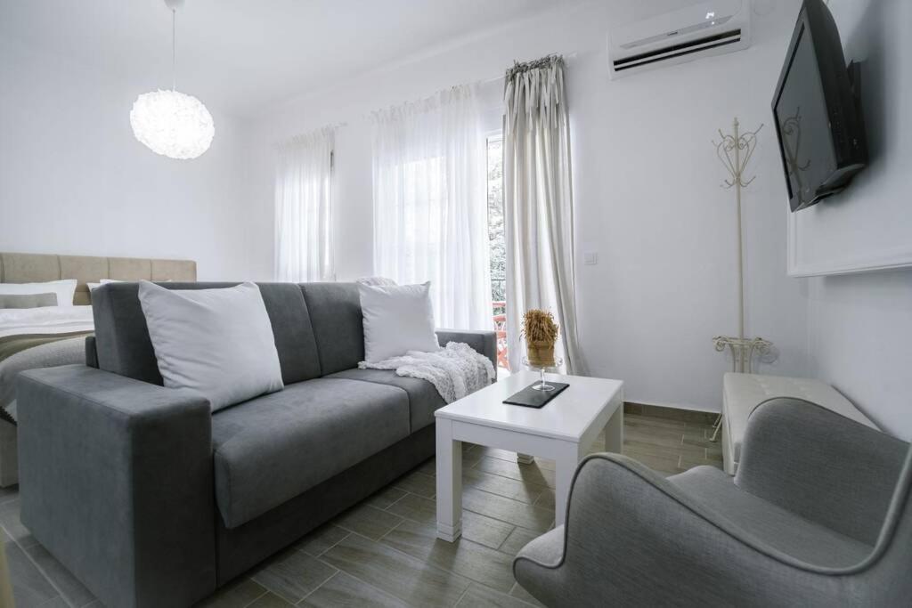 Luxury Central Studio Xanthi Bagian luar foto